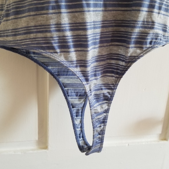 Michael Stars Striped Scoop Neck Bodysuit - size L - Picture 3 of 4